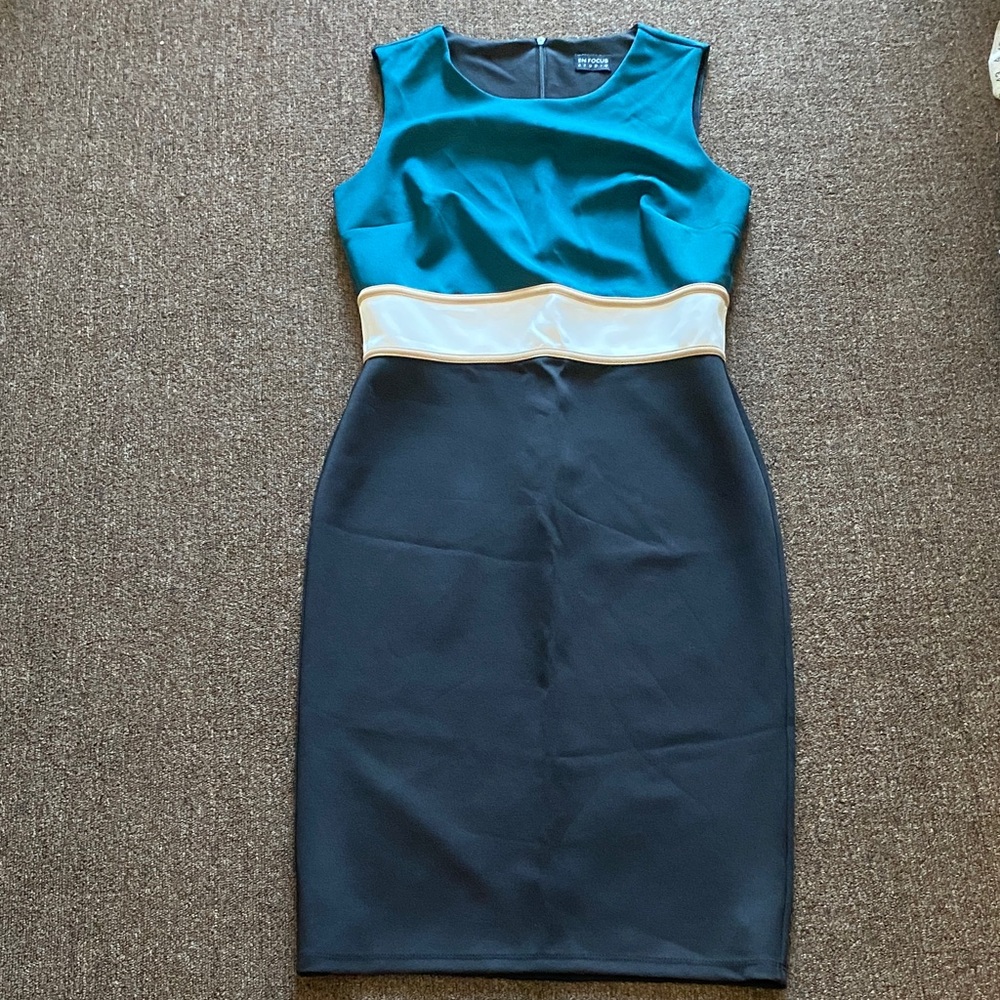 Women’s dark green gold black white h line dress